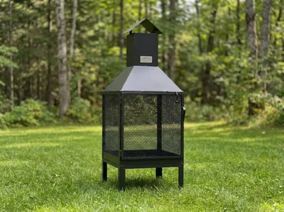 Le Campeur — foyer extérieur compact en acier