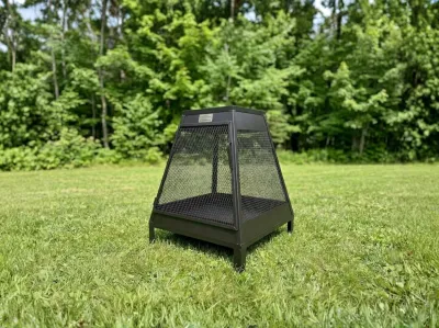 Le Rassembleur — foyer pyramidal sans cheminée